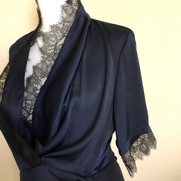 BCBG BCBGMAXAZRIA ‘Eunice’ Navy Blouse - Picture 7 of 7